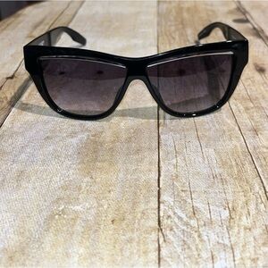 IVI DUSKY black sunglasses NWOT